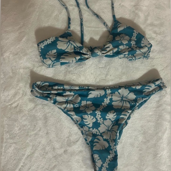 benoa blue hawaii padang and celma - Picture 1 of 1